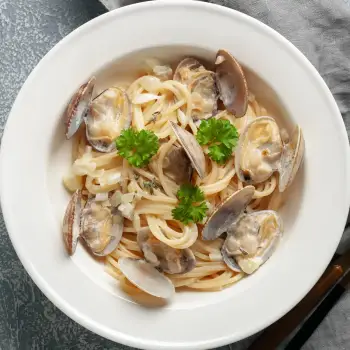 Linguine with White Clam Sauce recipe image