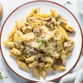 Pasta with Creamy Mushroom Sauce recipe image