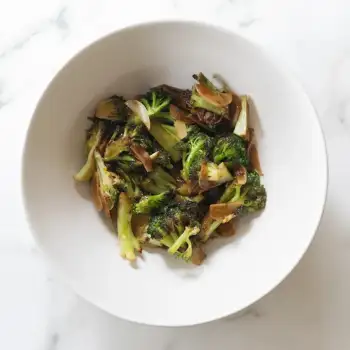 Sauteed Broccoli with Oyster Sauce recipe image